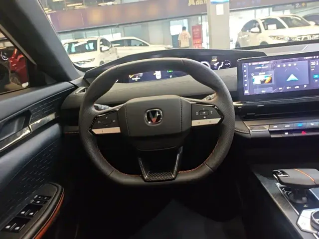 Changan UNI-V — Фото автомобиля 10