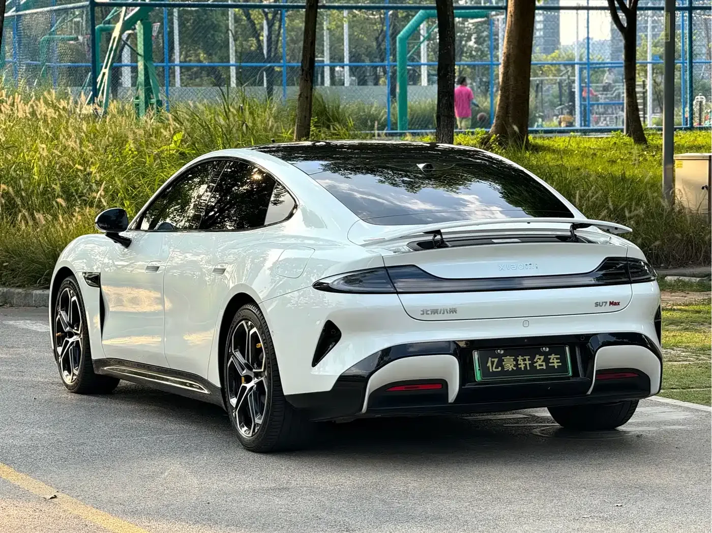 Xiaomi Auto Xiaomi SU7 2024 AWD Extended Range Advanced Smart Driving Max Edition — Фото автомобиля 11
