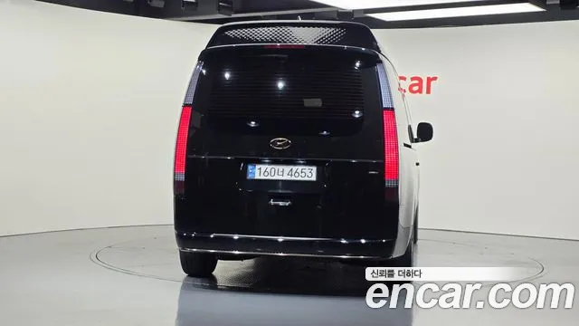 Hyundai Staria Staria 4WD Lounge 9 мест — Фото автомобиля 4