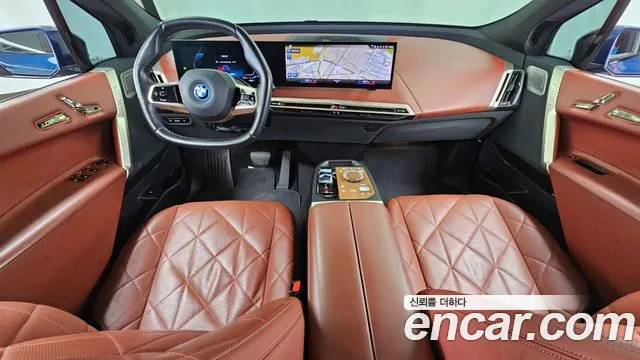 BMW iX — Фото автомобиля 7