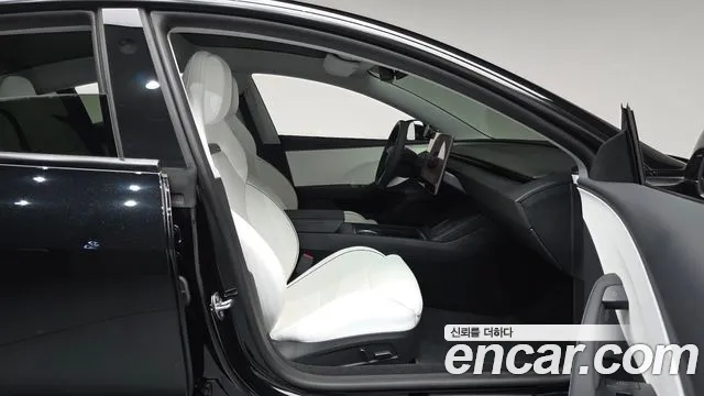 Tesla Model 3 — Фото автомобиля 16
