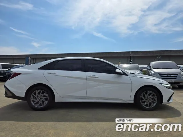 Hyundai Avante CN7 — Фото автомобиля 17