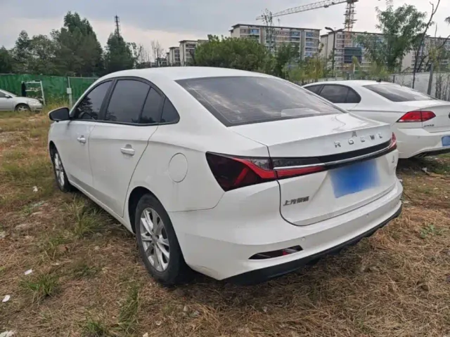 Roewe i5 — Фото автомобиля 22