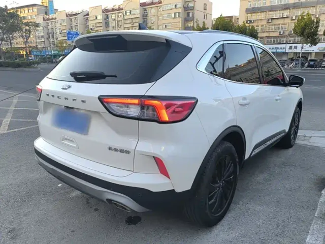 Ford Escape — Фото автомобиля 6