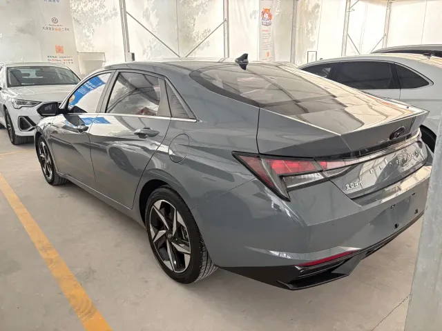 Hyundai Elantra — Фото автомобиля 11