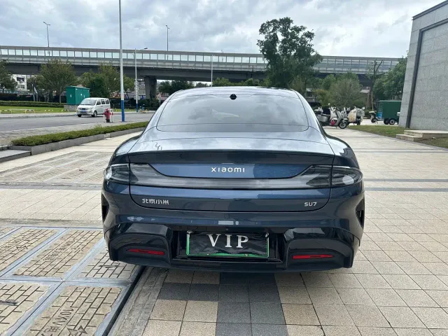 Xiaomi SU7 — Фото автомобиля 12