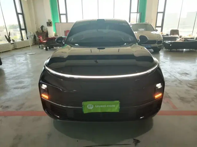 Li Auto L9 — Фото автомобиля 2
