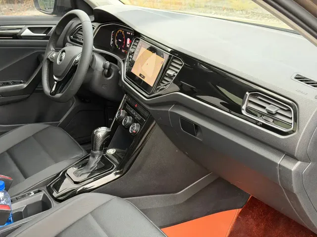 Volkswagen T-Roc — Фото автомобиля 12
