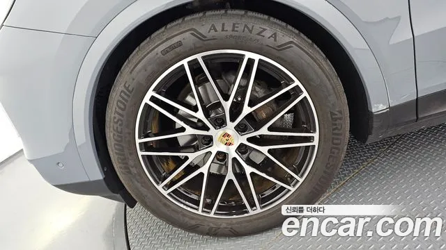 Porsche Cayenne PO536 — Фото автомобиля 5