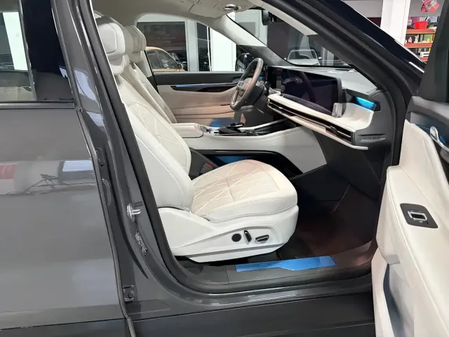 Ford Edge — Фото автомобиля 5