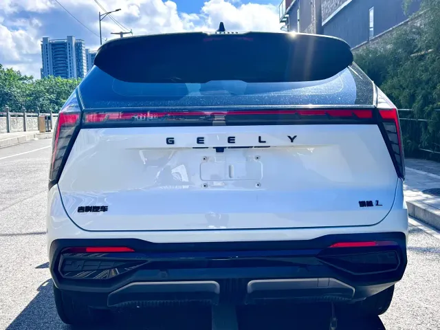 Geely Boyue L — Фото автомобиля 7