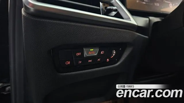 BMW 3-Series 3 серия (G20) 320i M Sport — Фото автомобиля 24