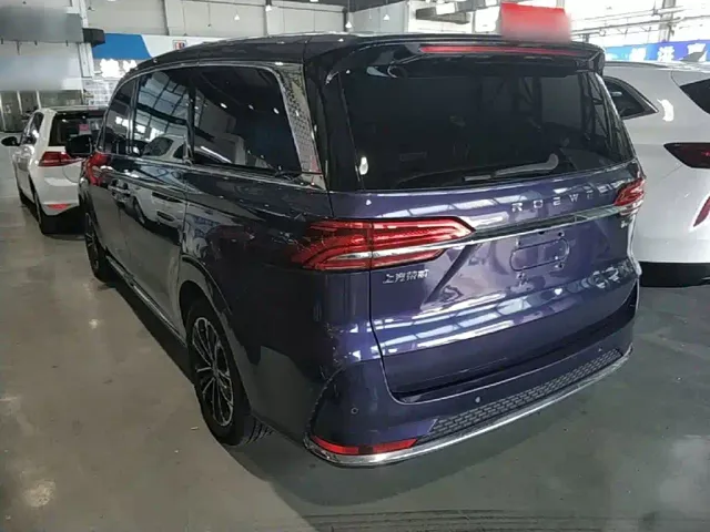 Roewe iMAX8 — Фото автомобиля 4