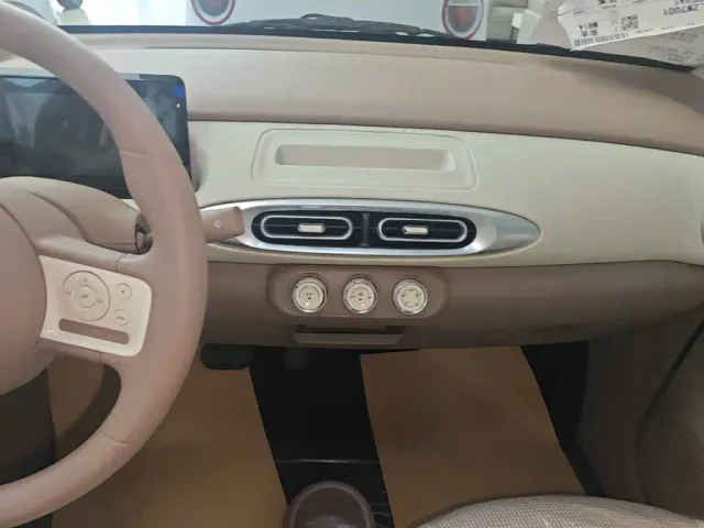 Wuling Hongguang Mini EV — Фото автомобиля 12