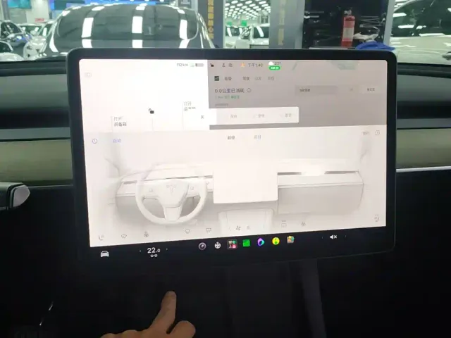Tesla Model Y — Фото автомобиля 12