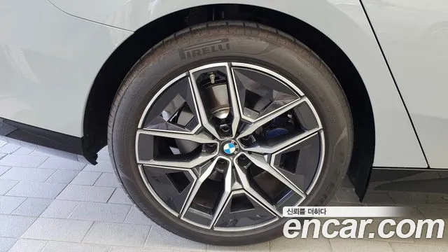 BMW 5-Series — Фото автомобиля 5