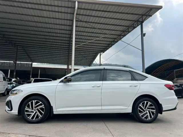 Volkswagen Lavida — Фото автомобиля 6