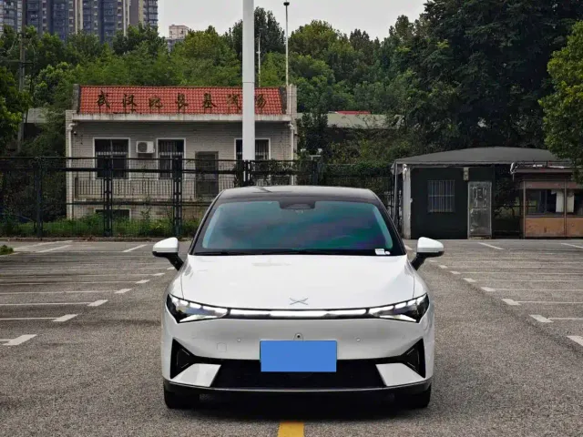 Xpeng P5 — Фото автомобиля 2