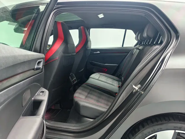 Volkswagen Golf GTI — Фото автомобиля 15
