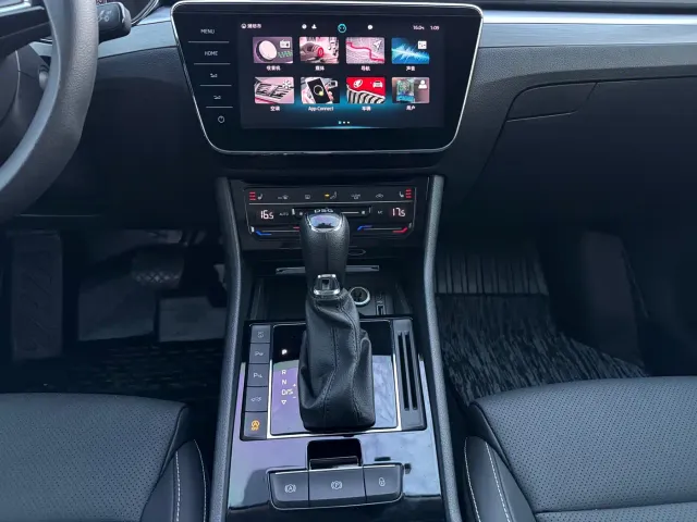 Skoda Superb — Фото автомобиля 15