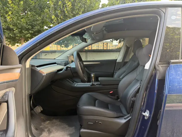 Tesla Model Y — Фото автомобиля 5