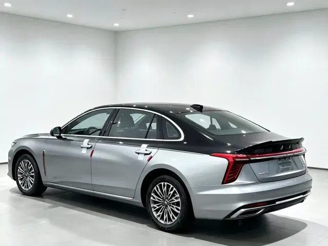 Hongqi H5 — Фото автомобиля 7