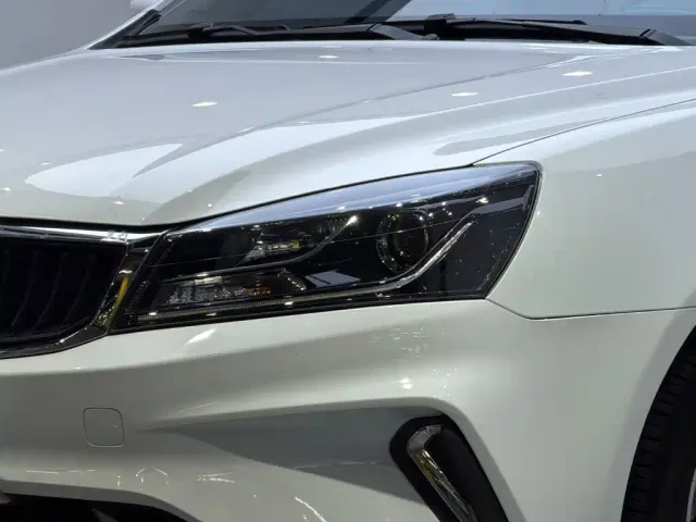Geely Emgrand — Фото автомобиля 6