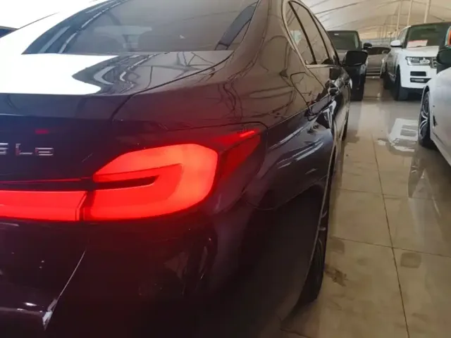 BMW 5 Series — Фото автомобиля 22