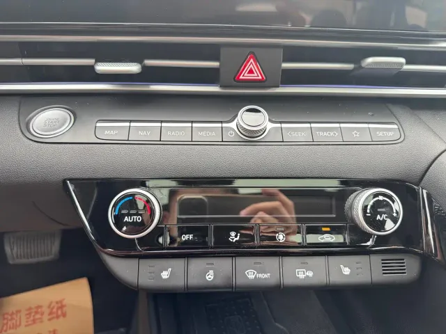 Hyundai Elantra — Фото автомобиля 15