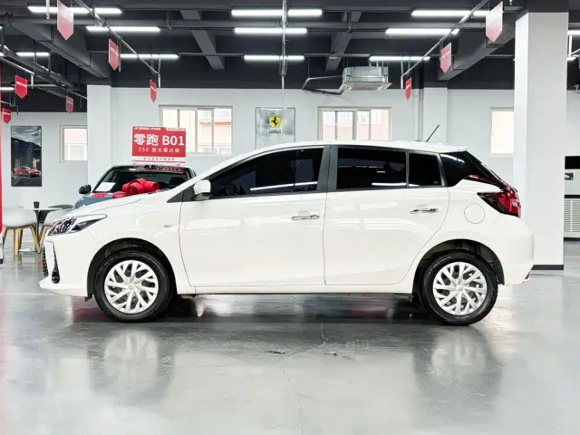 Toyota Vios FS — Фото автомобиля 4