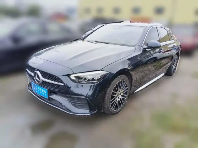 Фотография автомобиля — Mercedes-Benz C-Class