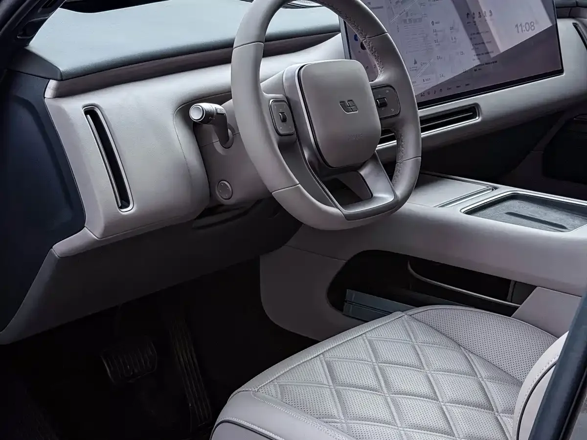 Li Auto Li Xiang L9 — Фото автомобиля 6