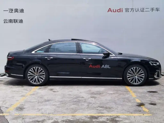 Audi A8 — Фото автомобиля 3
