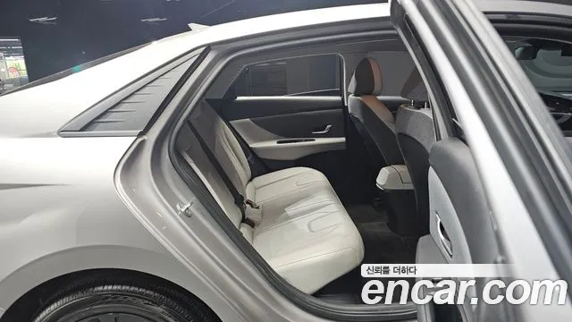 Hyundai AVANTE — Фото автомобиля 11