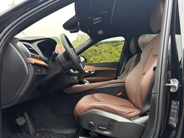 Volvo XC90 — Фото автомобиля 5