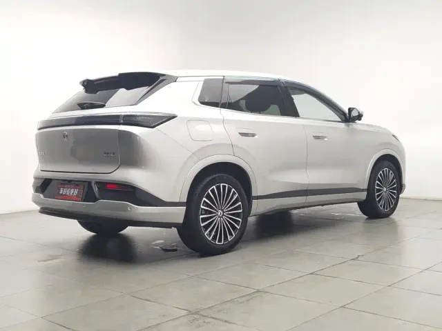 Dongfeng Aeolus L8 — Фото автомобиля 2
