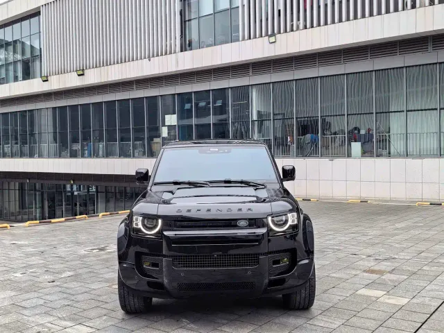 Land Rover Land Rover Defender 2025 110 3.0T P400 -Dynamic HSE — Фото автомобиля 2