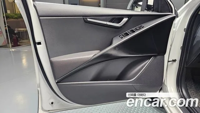 Kia Niro The All New — Фото автомобиля 13