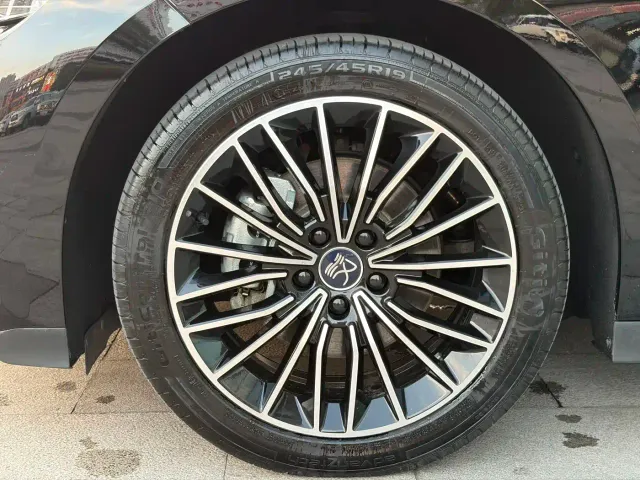 BYD Han — Фото автомобиля 13