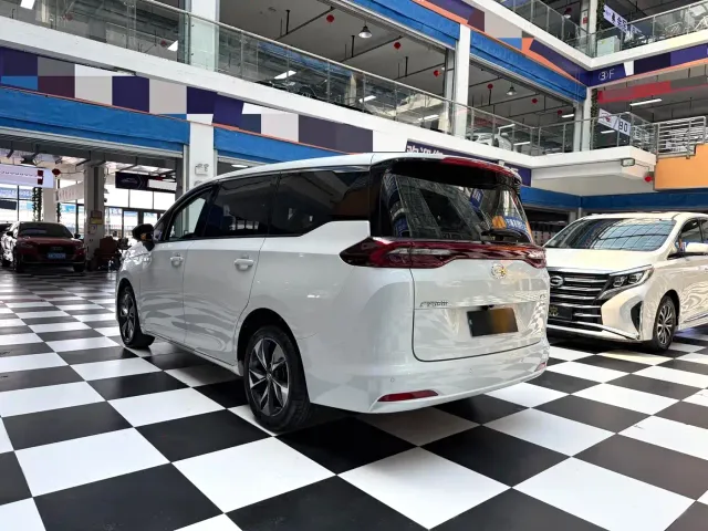 GAC Trumpchi M6 — Фото автомобиля 13