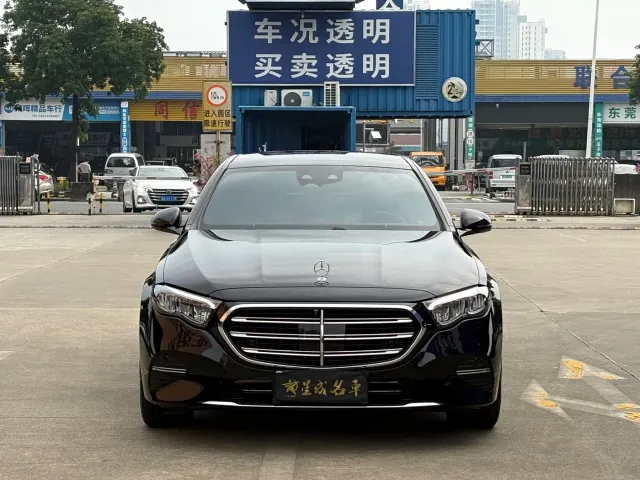 Mercedes-Benz E-Class — Фото автомобиля 2