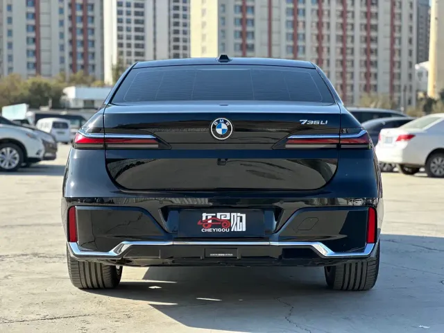 BMW 7 Series — Фото автомобиля 8
