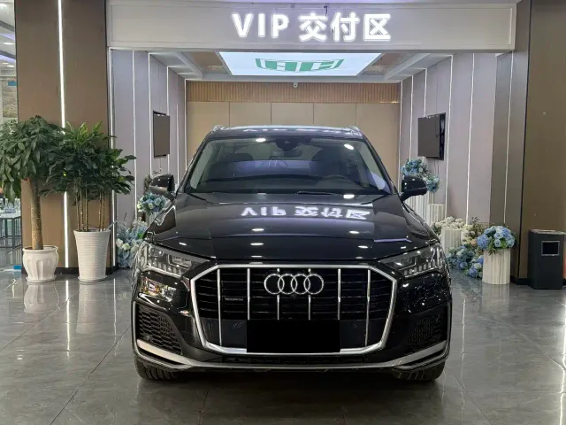 Audi Q7 — Фото автомобиля 2