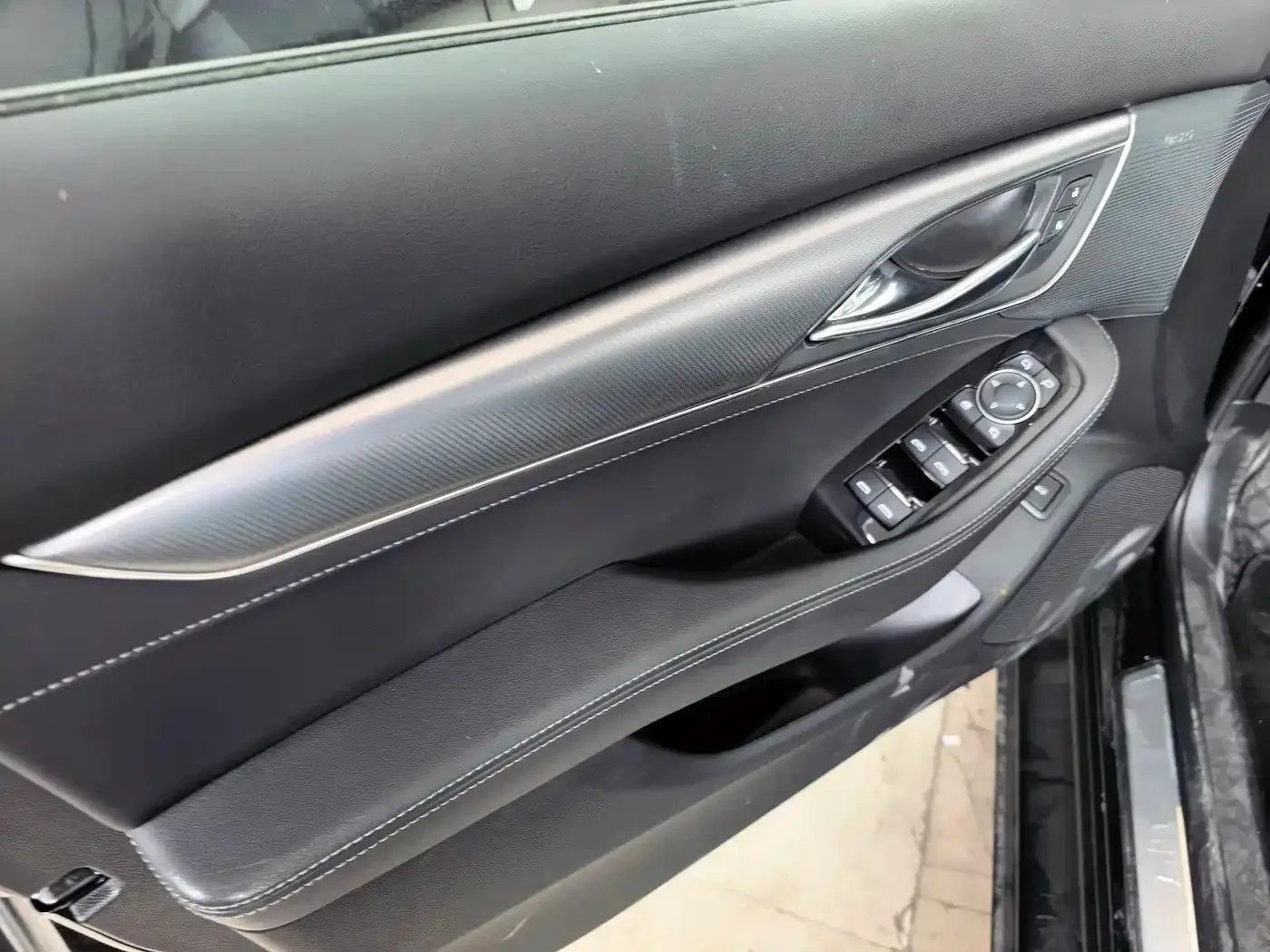 Cadillac Cadillac CT5 2025 Model 28T Urban Sport Edition — Фото автомобиля 10