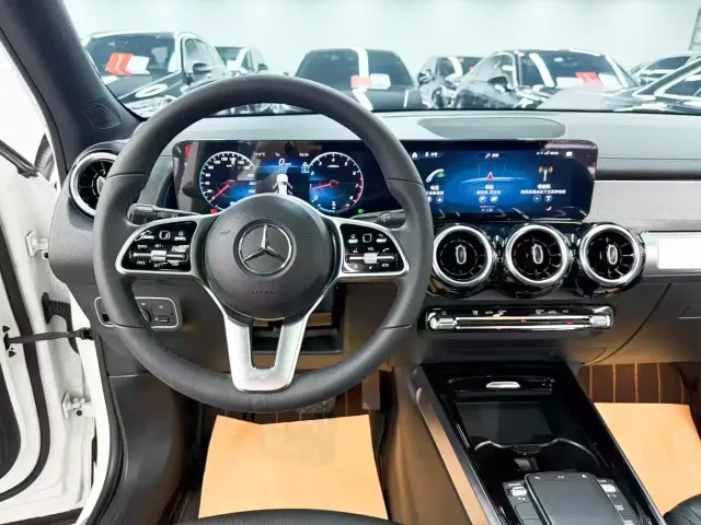 Mercedes-Benz GLB-Class — Фото автомобиля 16