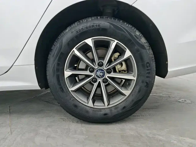 BYD Qin PLUS — Фото автомобиля 13