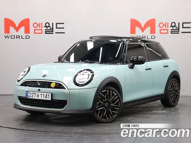 Фотография автомобиля — MINI Cooper 4th Gen