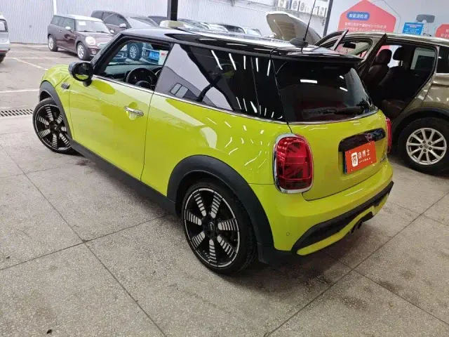 MINI Hatch — Фото автомобиля 3