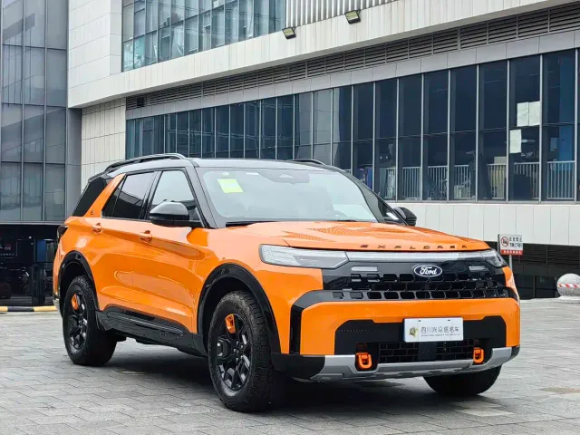 Ford Explorer — Фото автомобиля 4
