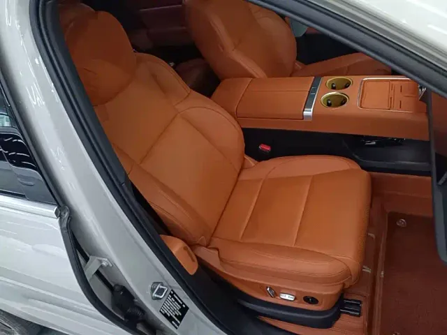 Li Auto L6 — Фото автомобиля 24